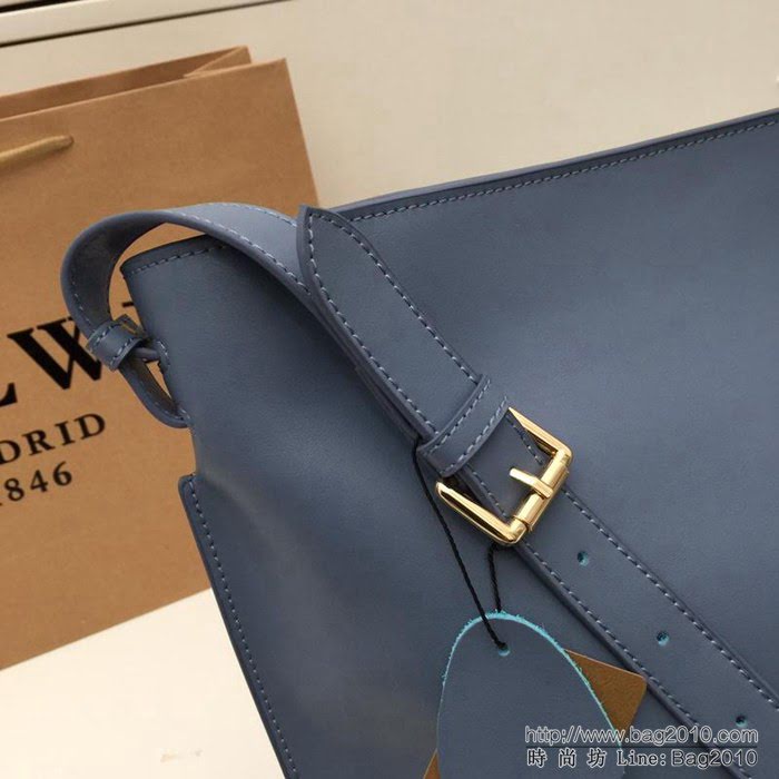 LOEWE羅意威 最新走秀款 原版牛皮 水桶包 內配子母小包 可單肩斜挎 9089  jdl1008